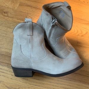 Zigi girl Mireya Western Ankle Bootie